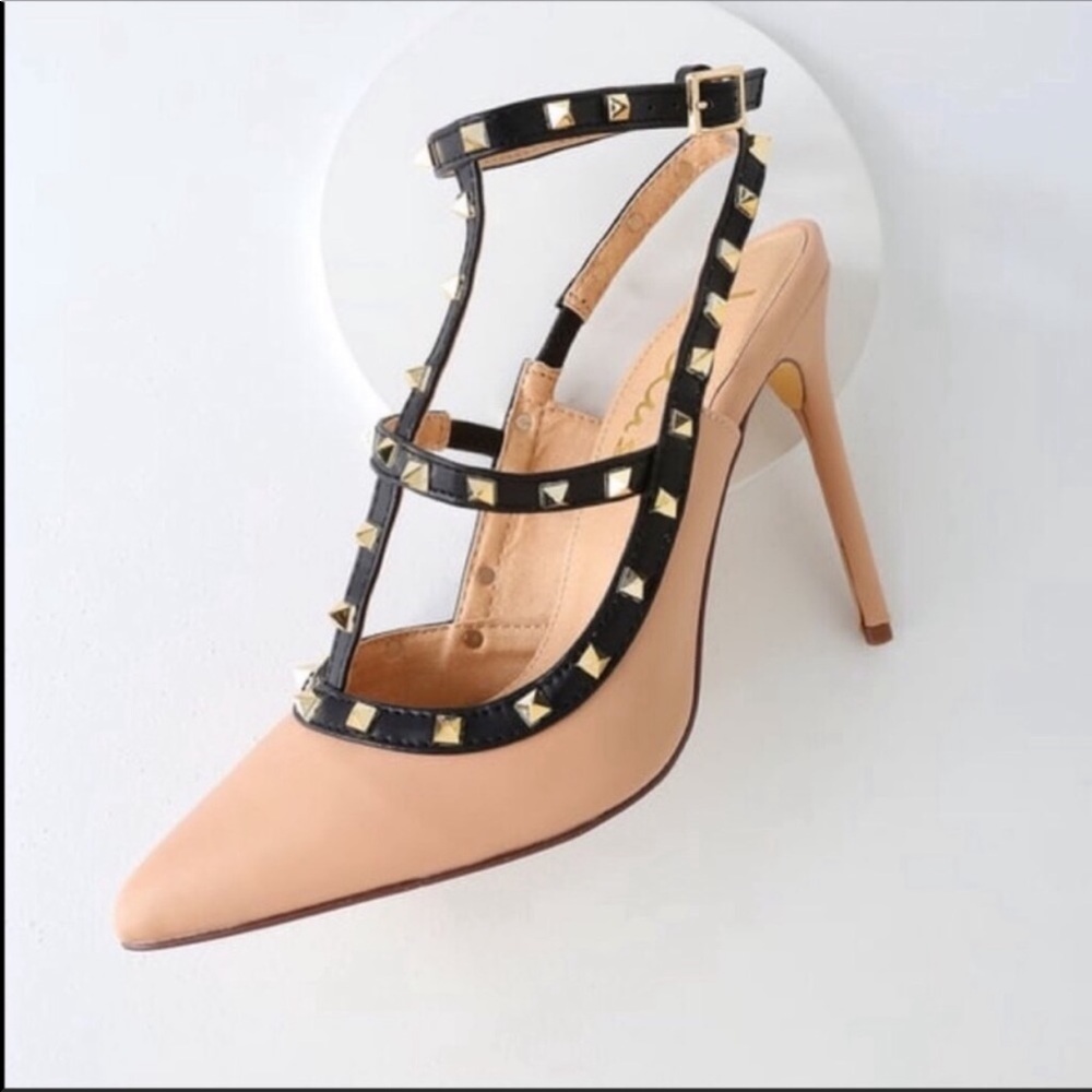Lulus pointy toe rock stud heels nude black pumps